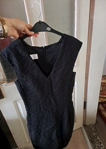 Siyah Piliseli V Yakalı Midi Elbise - Görsel 5