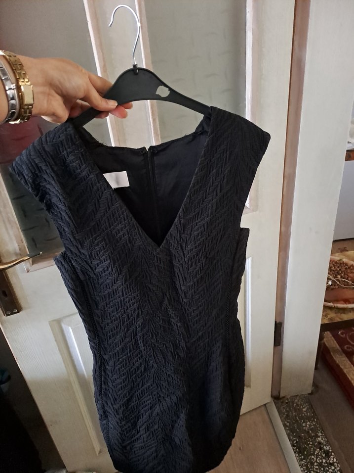 Siyah Piliseli V Yakalı Midi Elbise - Görsel 5