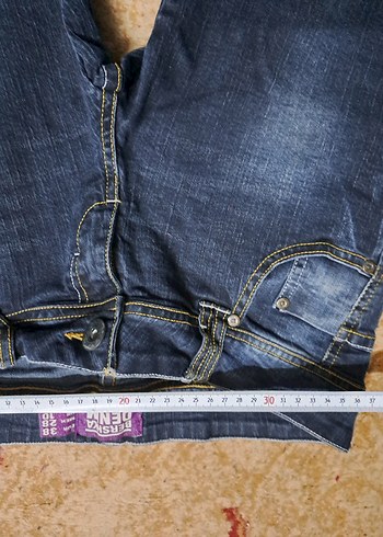 Kadın Koyu Lacivert Kemerli Mini Denim Şort - Görsel 9
