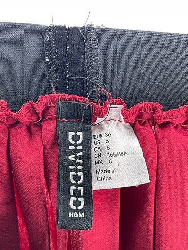 36 Beden bordo Renk H&M Mini Etek %70 İndirimli.