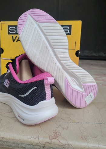 Skechers 37 Numara Spor Ayakkabı - Görsel 4