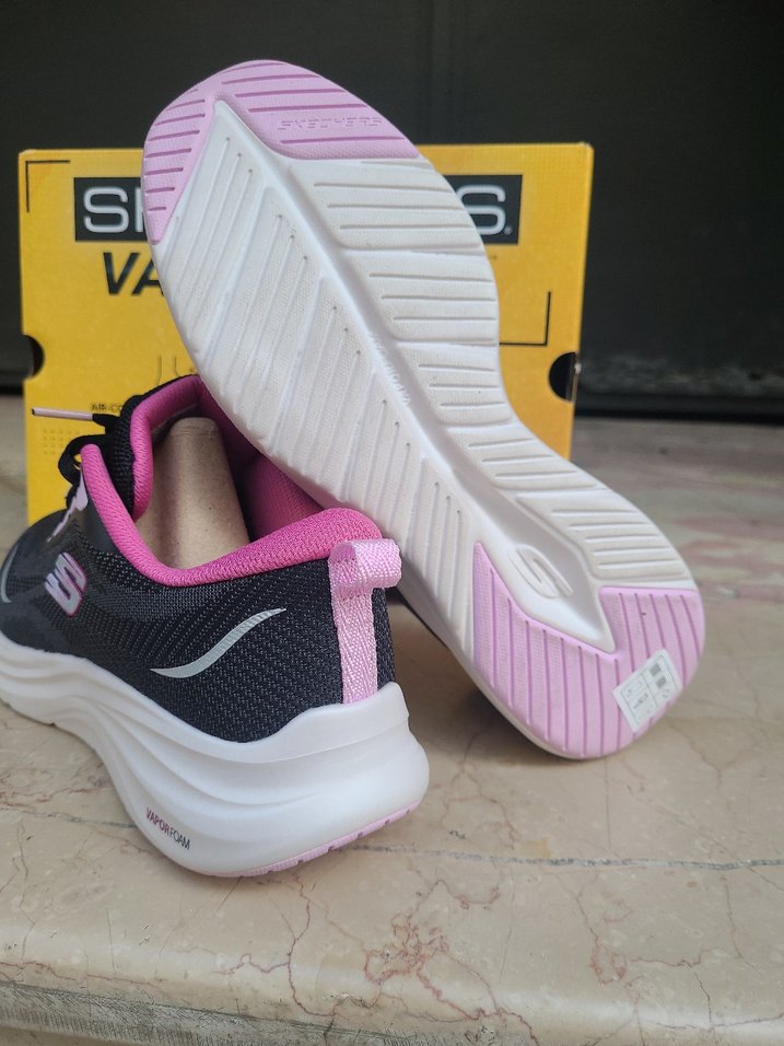 Skechers 37 Numara Spor Ayakkabı - Görsel 4