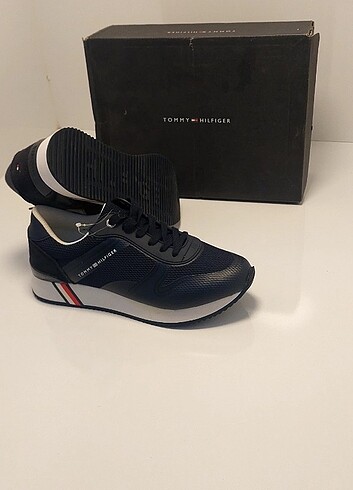 37 Beden Tommy Hilfiger Kadın Ayakkabı 37 Numara
