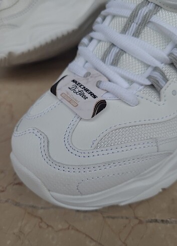 36 Beden Skechers D'lites 36 Numara Spor Ayakkabı