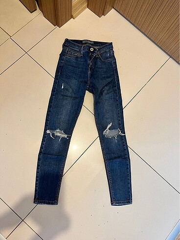 Yırtmaç detaylı skinny