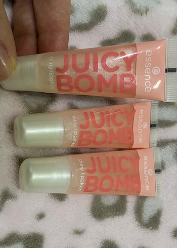Essence Juicy Bomb Pastel Bej Parlak Dudak Parlatıcısı - Görsel 2