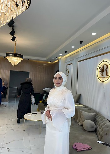 Uzun Beyaz Kadın Robası Etnik Desenli