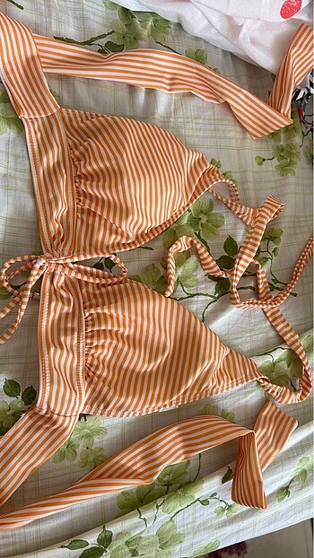 Bikini üstü
