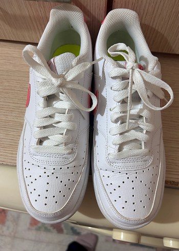 Beyaz Bağcıklı Kadın Spor Ayakkabısı - Görsel 2