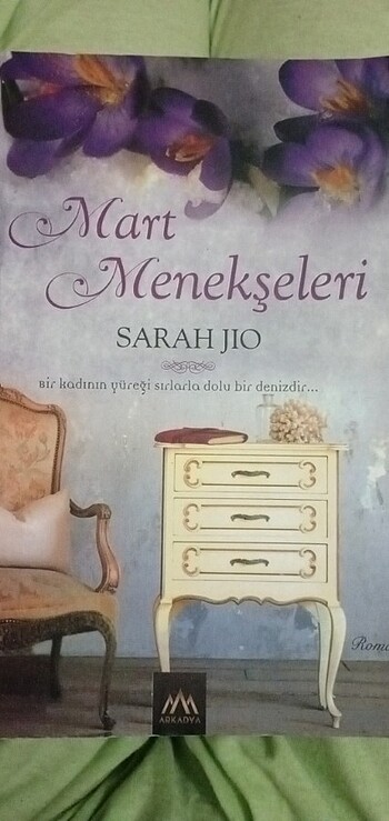 Mart menekşeleri