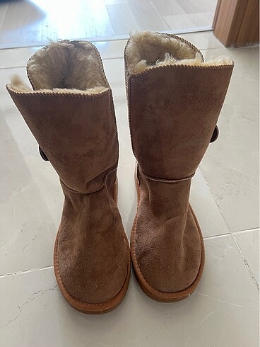 Ugg Bot