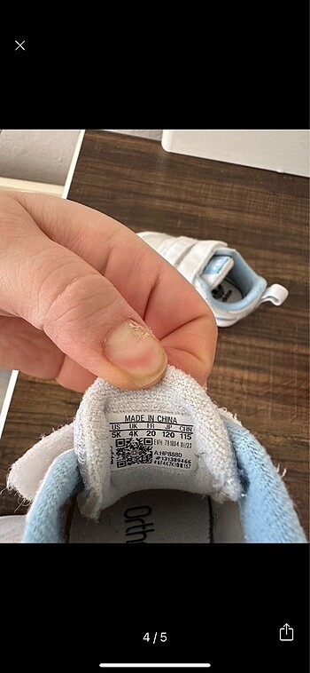 20 Beden beyaz Renk Orijinal Adidas bebek ayakkabısı