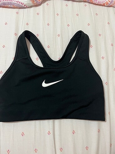 Nike sporcu atleti nike sütyen