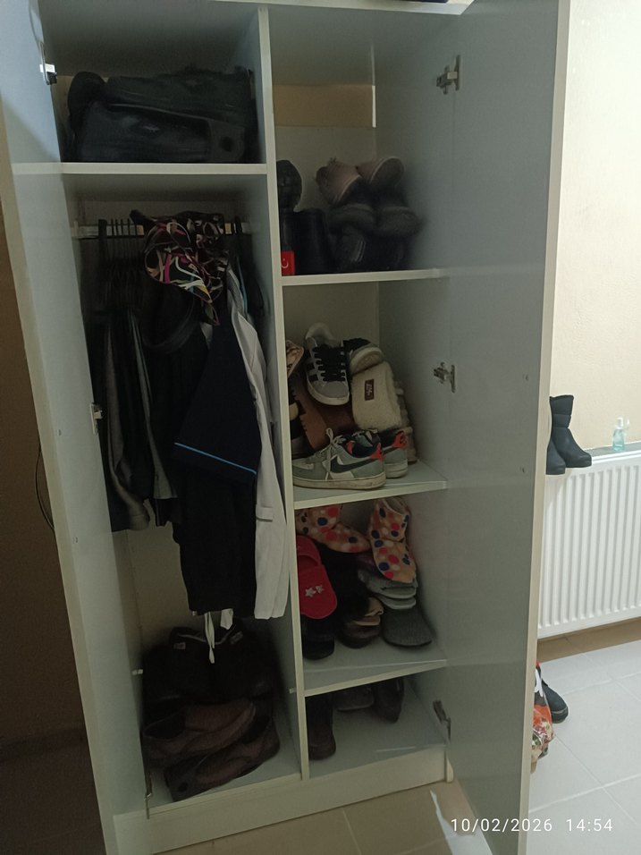 Beyaz ve gri çocuk dolabı - Görsel 2