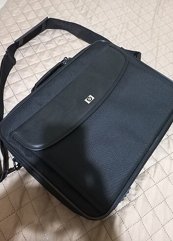 Laptop çantası