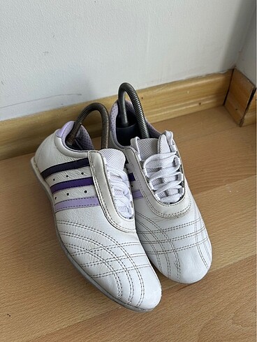 Adidas spor ayakkabı