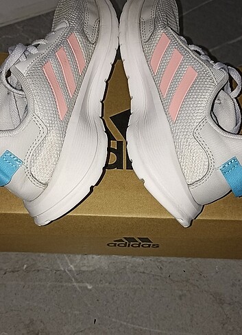 33 Beden Orijinal adidas spor ayakkabı