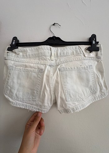 Trendyol & Milla Düğmeli Beyaz Denim Mini Şort