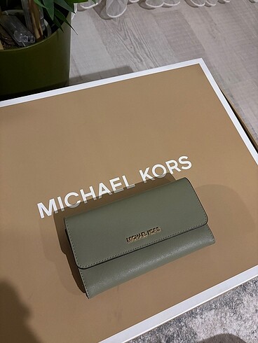 Michael Kors AMERİKADAN ALINMIŞTIR