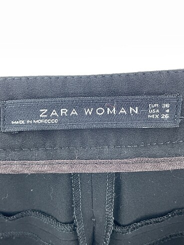 36 Beden siyah Renk Zara Düz Kesim %70 İndirimli.