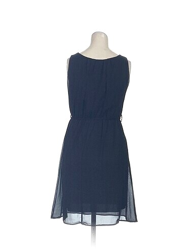 l Beden PreLoved Kısa Elbise %70 İndirimli.