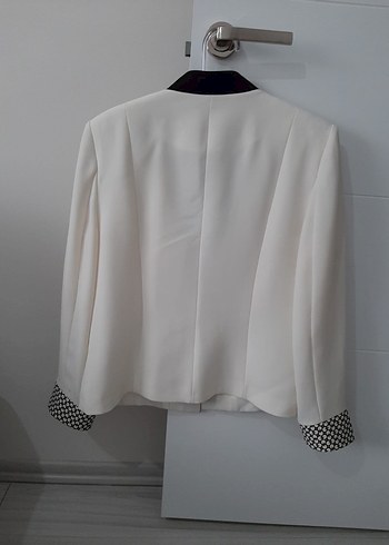 Beyaz Kadın Blazeri Düğmeli - Görsel 2