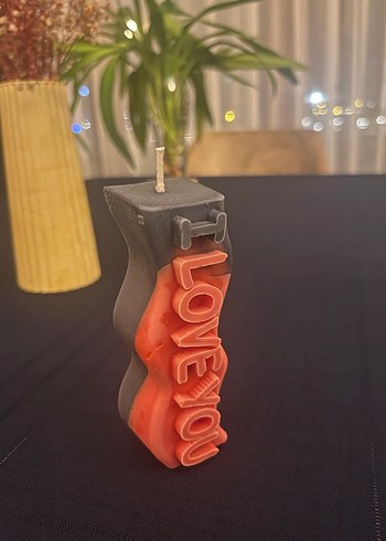 Renkli 'LOVE YOU' Yazılı Turuncu Mum