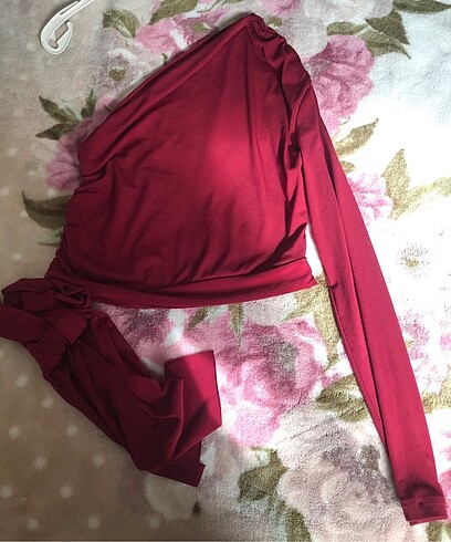 Trendyol & Milla Bordo tek kol bluz