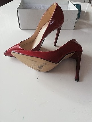 37 Beden kırmızı topuklu ayakkabı