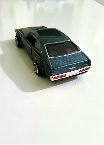Beden Renk Hot Wheels Premium Nissan Laurel 2000 SGX Boulevard