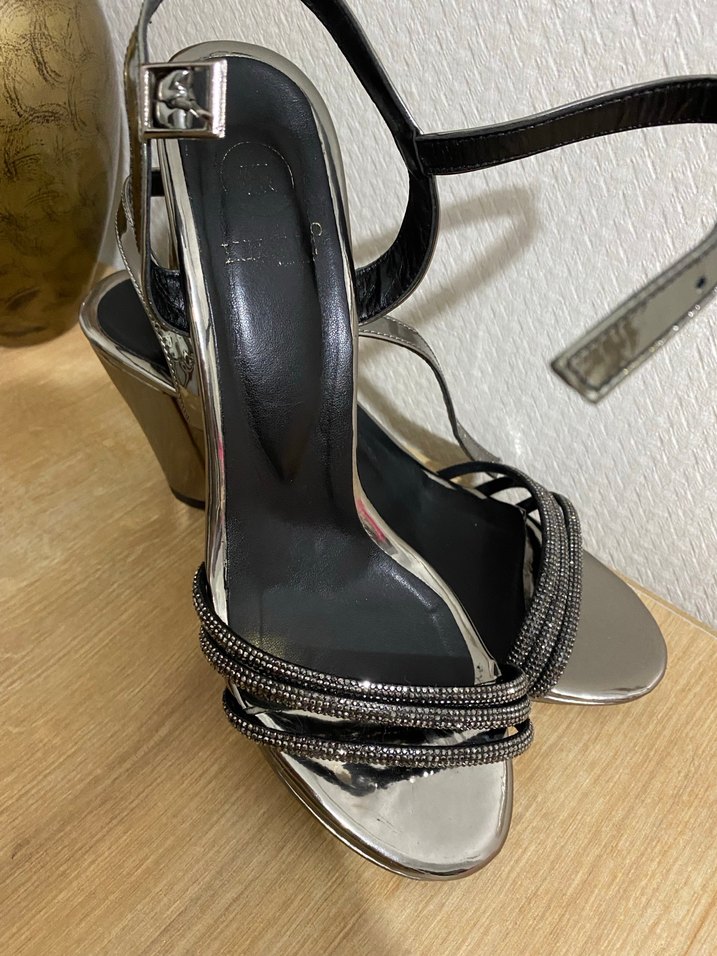 Gri Yılan Desenli Metal Topuklu Kadın Ayakkabı - Görsel 5