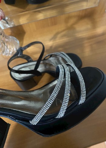 Siyah platformlu topuklu ayakkabı - Görsel 8