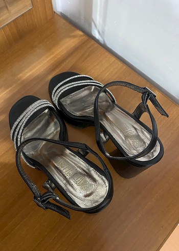 Siyah platformlu topuklu ayakkabı - Görsel 5