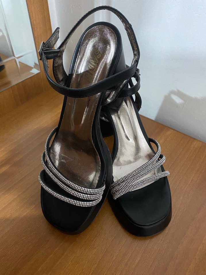 Siyah platformlu topuklu ayakkabı - Görsel 2