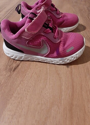 Nike revulotion 5 çocuk