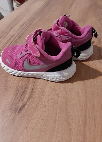 25 Beden Nike revulotion 5 çocuk