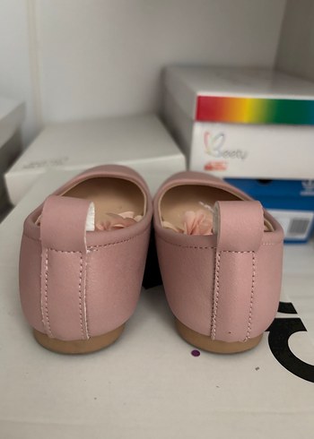 30 Beden Kız Çocuk Pembe Fırfırlı Babet