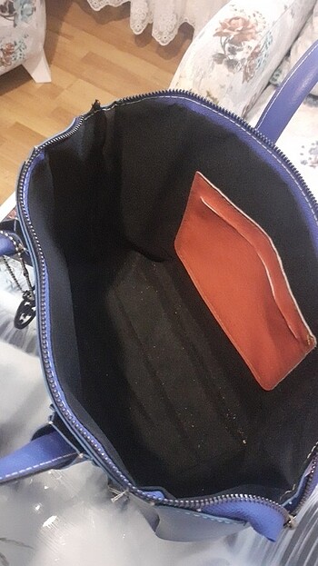 Beden Guess marka lacivert çanta