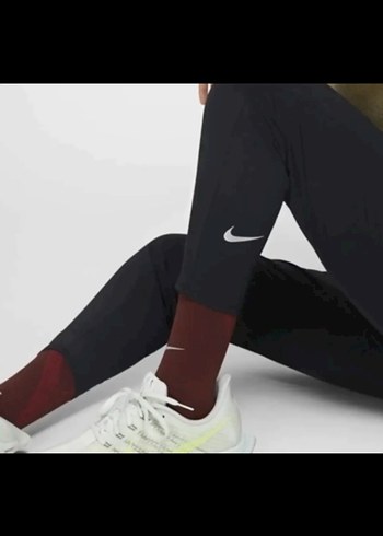 Nike Siyah Kadın Rahat Kesim Kumaş Pantolon