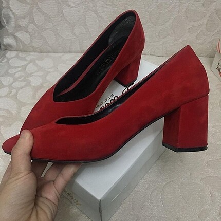 40 Beden kırmızı Renk Kalın topuklu ayakkabı