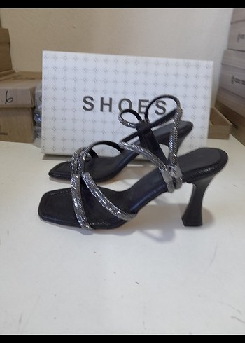 39 Beden Diger Siyah Stiletto Topuklu Kadın Ayakkabı