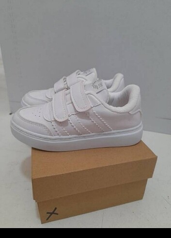 24 Beden Adidas spor ayakkabı