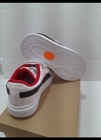 30 Beden siyah Renk Puma spor ayakkabı