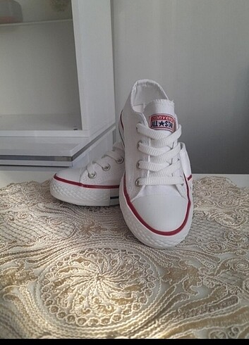 23 Beden beyaz Renk Converse spor ayakkabı