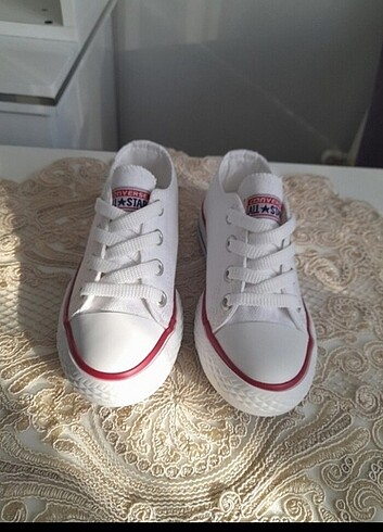 21 Beden beyaz Renk Converse spor ayakkabı