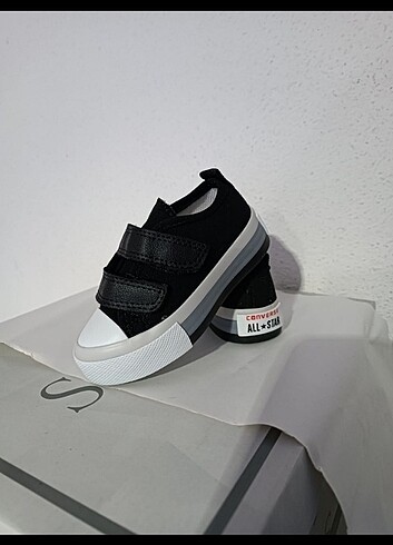 24 Beden Converse spor ayakkabı