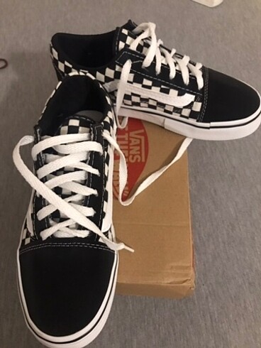 37 Beden Dama vans