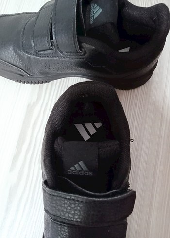 30 Beden Adidas Orijinal Siyah Çocuk Spor Ayakkabı