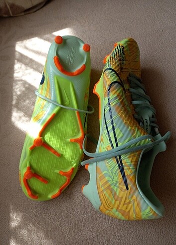44 Beden sarı Renk Nike krampon