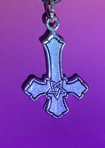 American Vintage Gotik Metal Hac Kolye Ucu